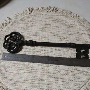 Intricate Black Skeleton Key